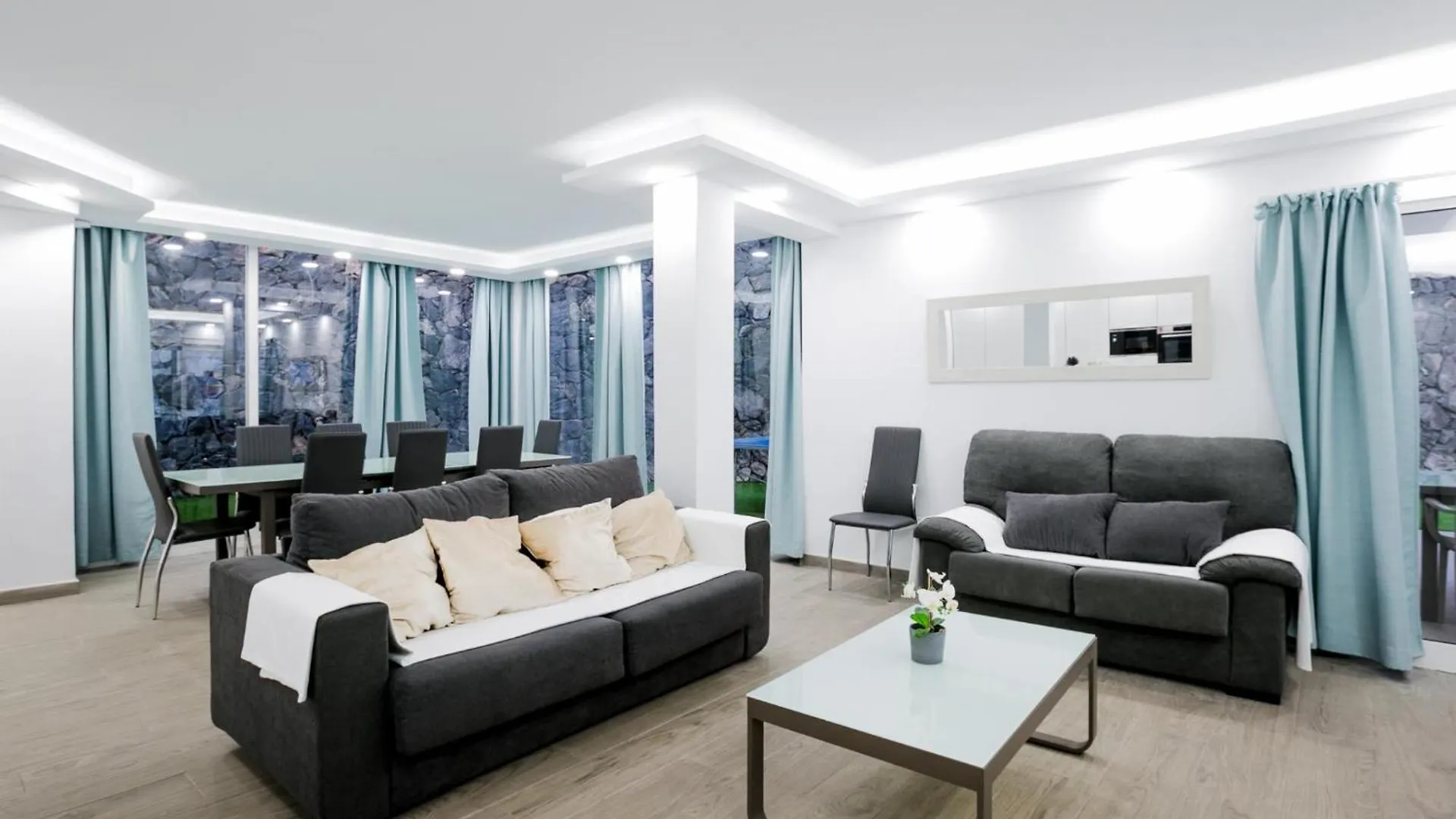 Villa Elite: Your Private Haven Of Prestige أذيخي بيت للعطل